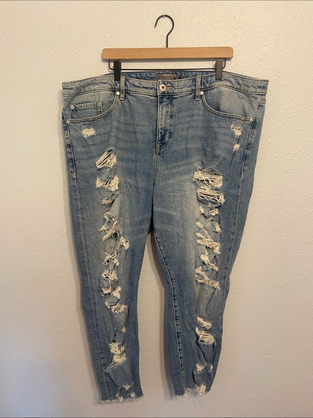 Torrid Light Wash Vintage Stretch Slasher High Rise Straight Jeans Size 22R